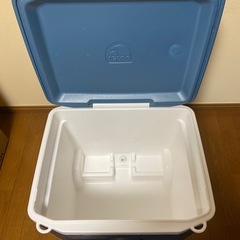 【お取引き先決まりました】igloo イグルー クーラーボックス 49L　ハードクーラー キャスター付きの画像