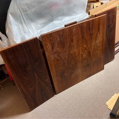 広く出来る食卓テーブルの画像