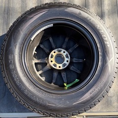 デリカD5 スタッドレス 215/70R16 ホイール・ナット付き4本セット　溝深め　状態良好の画像