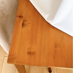 IKEA ダイニングテーブル　椅子3脚セット　グレージュカバー付き　木製の画像