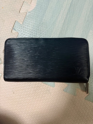 ヴィトンエピ長財布