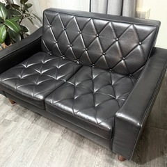 カリモク風 2人掛けソファ ブラックの画像