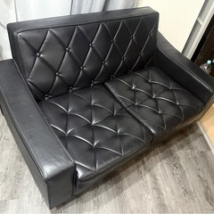 カリモク風 2人掛けソファ ブラックの画像