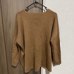 ユニクロ　リブボクシーVネックロングセーターの画像