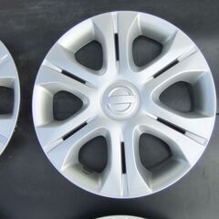 前モデル　日産ノート純正　１４インチ　ホイールキャップ４枚セットの画像