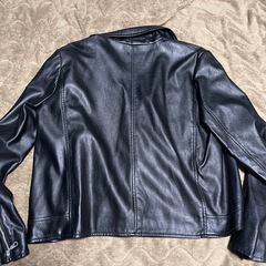 お話中
レザージャケットの画像