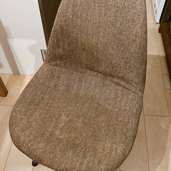 IKEA ダイニングテーブル　椅子3脚セット　グレージュカバー付き　木製の画像