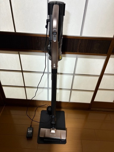 日立　コードレス掃除機　2023年製
