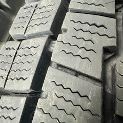 195/75/15LT冬ダンロップの画像