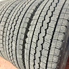 195/75/15LT冬ダンロップの画像