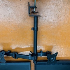 パソコン用デュアルモニター
の画像