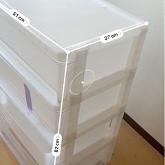 衣装ケースの画像