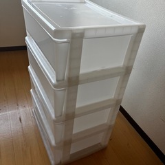 衣装ケースの画像