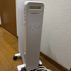 ニトリ　オイルヒーター8フィン　キャスター付き　CY209LL-8
の画像