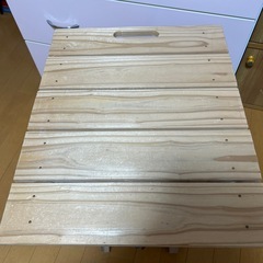 折りたたみ机の画像