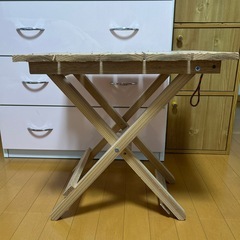 折りたたみ机の画像