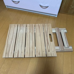 折りたたみ机の画像