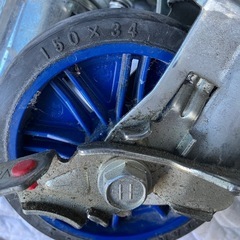 金属製キャスターの画像