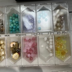 まとめ売りビーズアクセサリーの画像