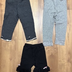 45枚ほど女の子　ほぼ130 ワンピース　トレーナー　スカート　子供服　まとめ売り　冬服の画像