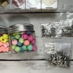 まとめ売りビーズアクセサリーの画像