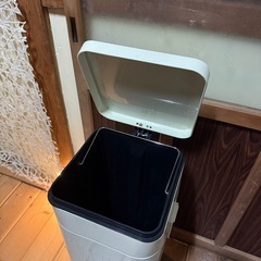 深型ゴミ箱の画像