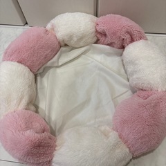 【中古品】ペット用ベッド　白×ピンクの画像