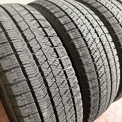 215/65/16冬VRX2の画像