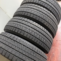 215/65/16冬VRX2の画像