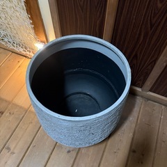 美品　大型植木鉢カバーの画像