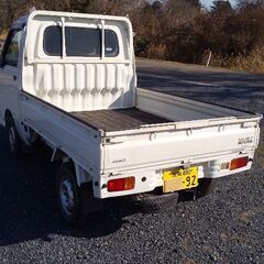 売約済み  働く車 ダイハツのハイゼット 4WD  5速の画像