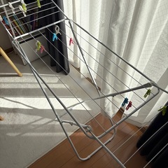 折り畳み物干しの画像