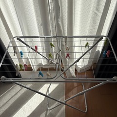 折り畳み物干しの画像