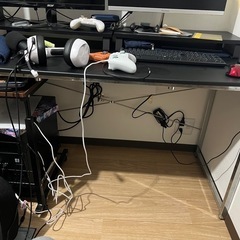 パソコンデスクの画像