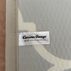 両面使える！リバーシブル　ベビー プレイマット おさるのジョージの画像