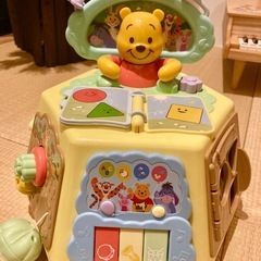 はじめて英語　くまのプーさん　絵本でおしゃべり！ゆびさきに行くいっぱいできたの画像