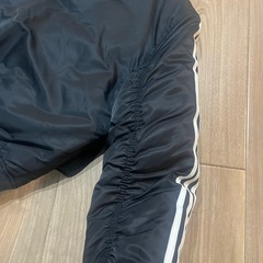 アディダス　中綿ブルゾン【adidas】の画像