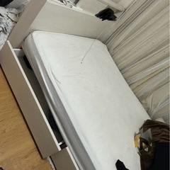 ニトリ　セミダブル　ベッドフレームの画像