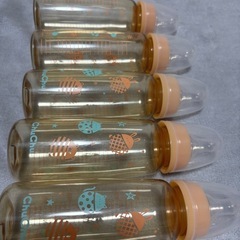 【値下げ】ChuChu 哺乳瓶5本 乳首付きの画像