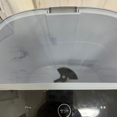 カメラ付き自動給餌器の画像