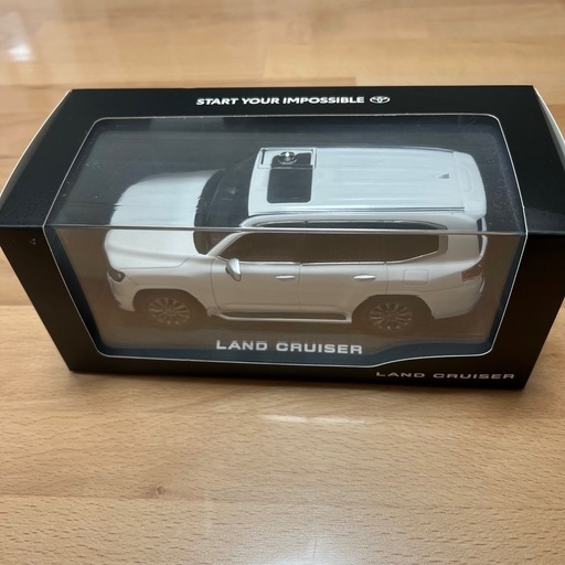 ランドクルーザー 1/30スケール ミニカー