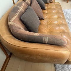 オピアムソファの画像