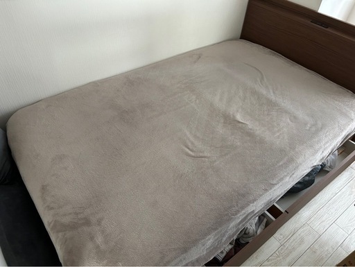 セミダブルフレームとセミダブルマットのセット