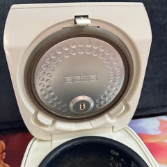 炊飯器 3合炊き　TOSHIBA RC-5SHの画像