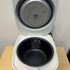 アイリスオーヤマ炊飯器の画像