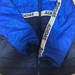 adidasジャンパー　130㎝の画像