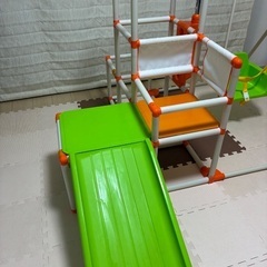 キッズ ジャングルジム 滑り台 ブランコの画像