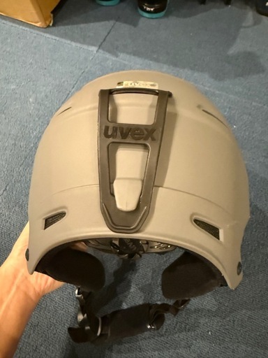 スキーブーツ、ストック、ヘルメットのセット