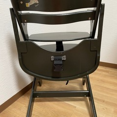 ベビーチェア ハイチェア　股ベルト・背もたれ・取り外し可能なテーブル付　7ヶ月〜の画像