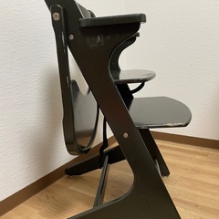 ベビーチェア ハイチェア　股ベルト・背もたれ・取り外し可能なテーブル付　7ヶ月〜の画像